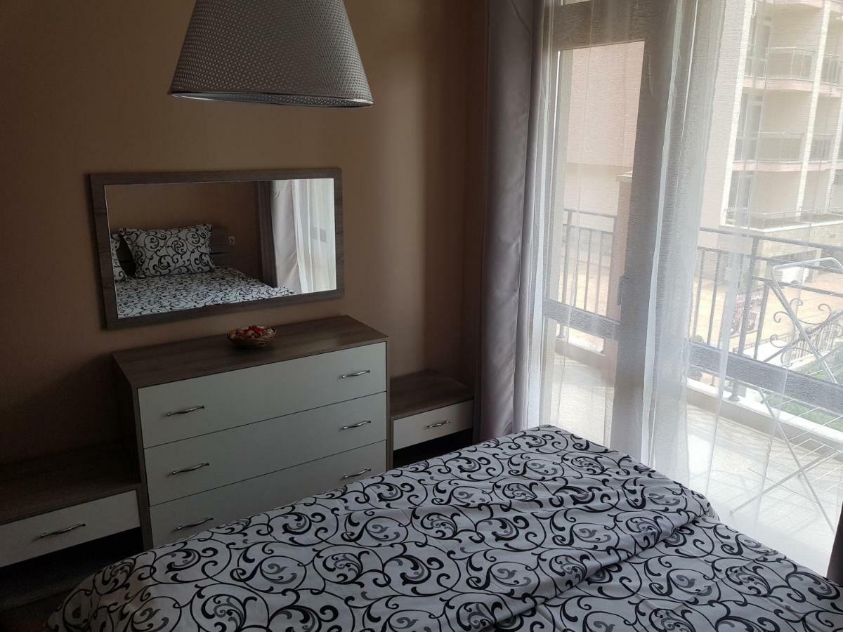 Victorio Lux Apartments Sveti Vlas Bagian luar foto
